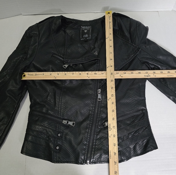 Guess Faux Leather Black Snakeskin Cropped Jacket Moto Style - Picture 9 of 10